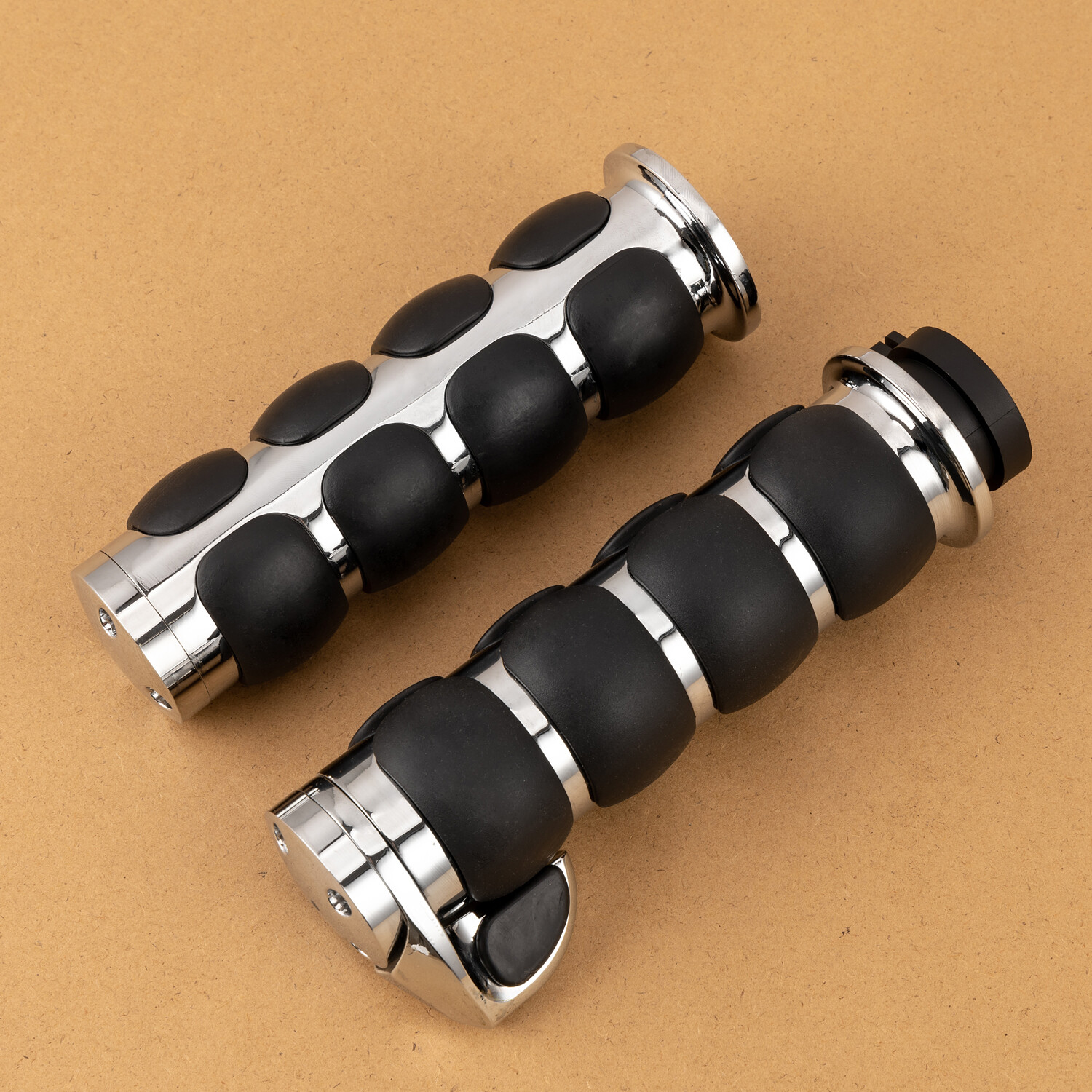 Motorcycle Handle Bar Hand Grips 1″ For Honda VTX1300 VTX1800 Sabre VT 1100 1300