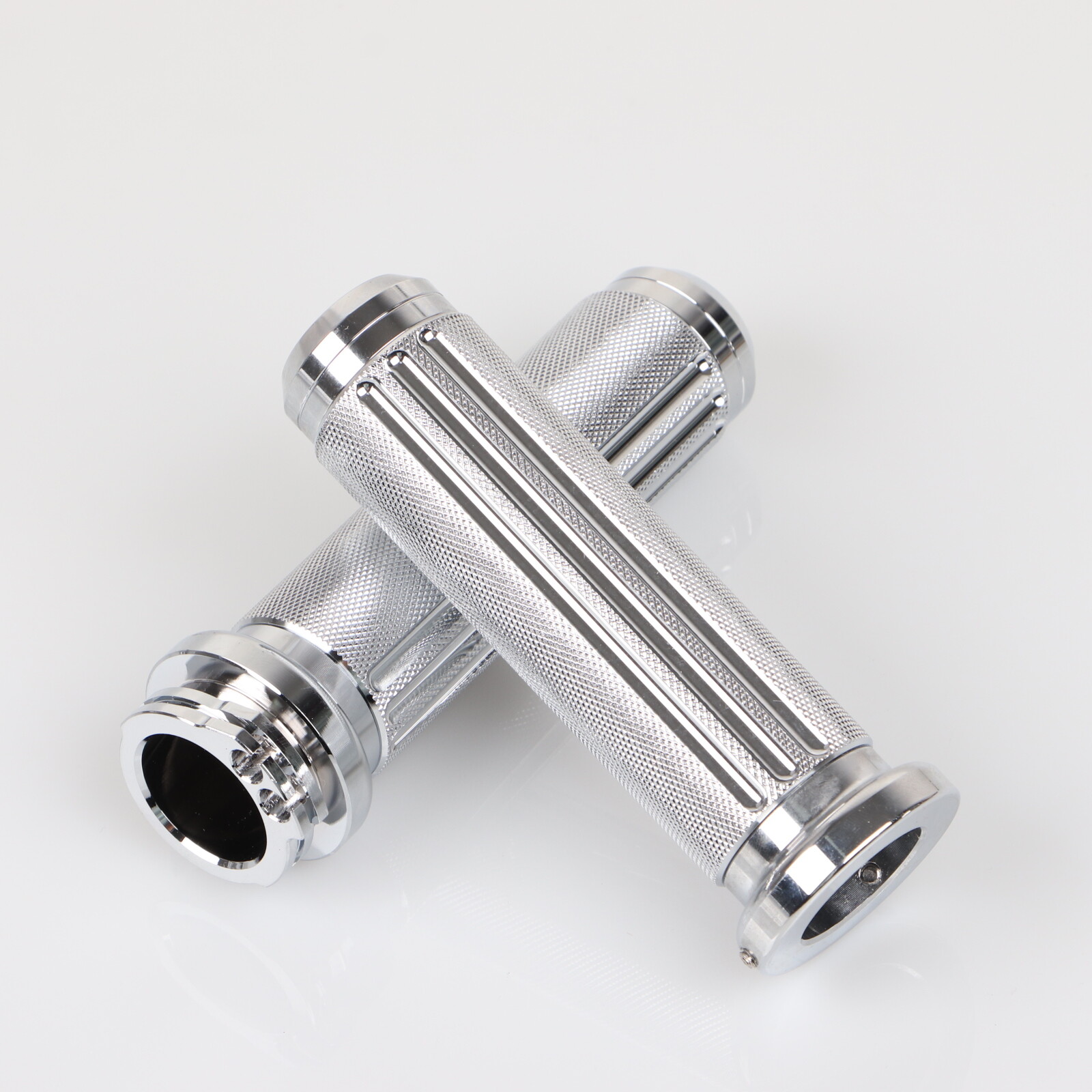 Chrome 1″ Handlebar Hand Grips For Harley Electra Glide Dyna Road King Softail