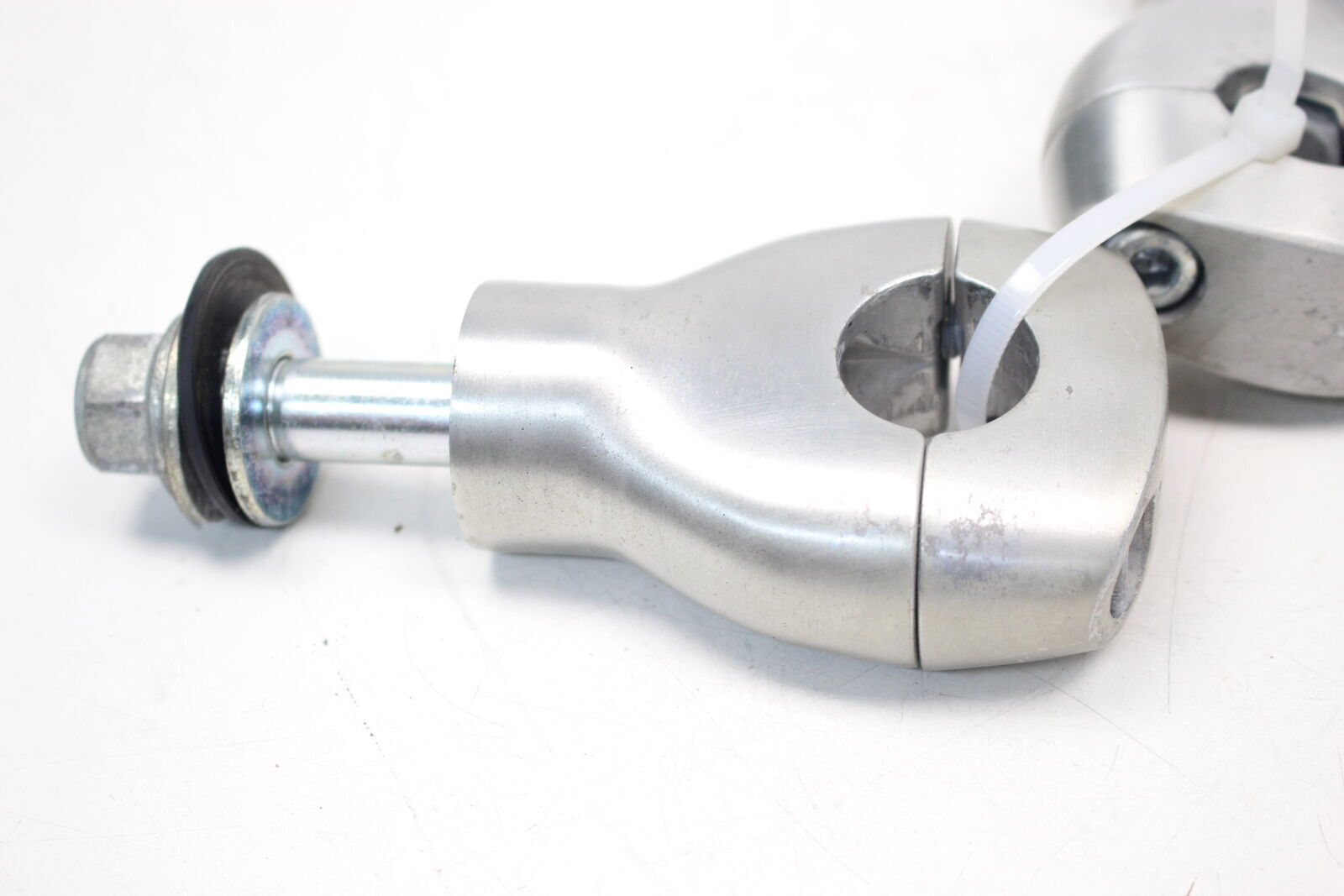2005 SUZUKI BOULEVARD C 50 Vl 800 Front Left Right Handlebar Risers