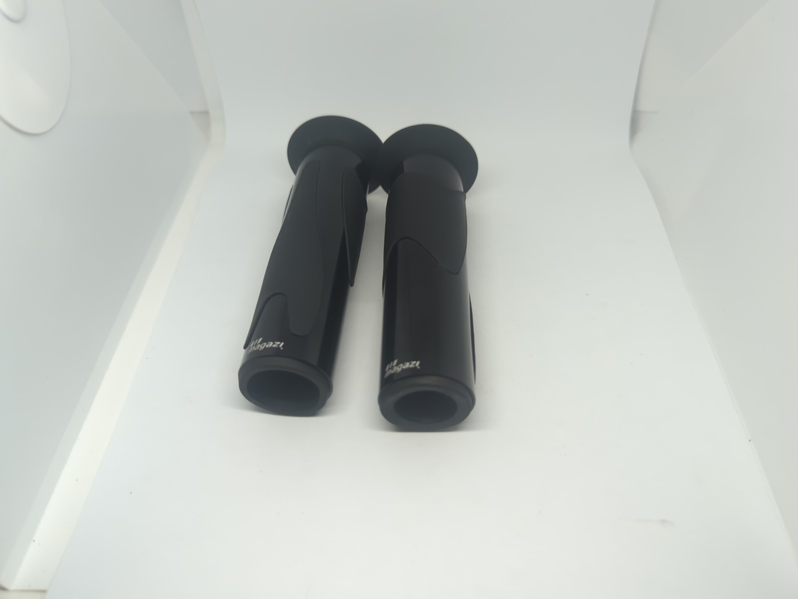 2x Lava Black Handlebar Grip (22mm+25mm) Rubber