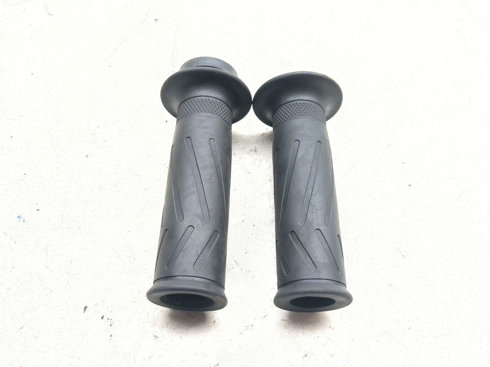 06-08 Yamaha YZF-R6S YZF R6 Front Left Right Handlebar Grip Set 5SL-26240-01-00
