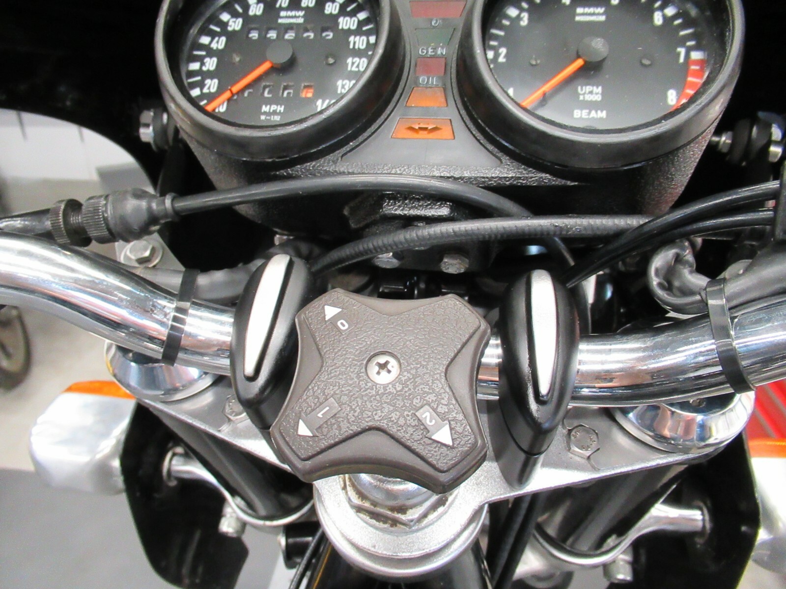 BMW Airhead R90S Handlebar Clamps Risers r75/5 r75/6 r100rs r100rt r90/6