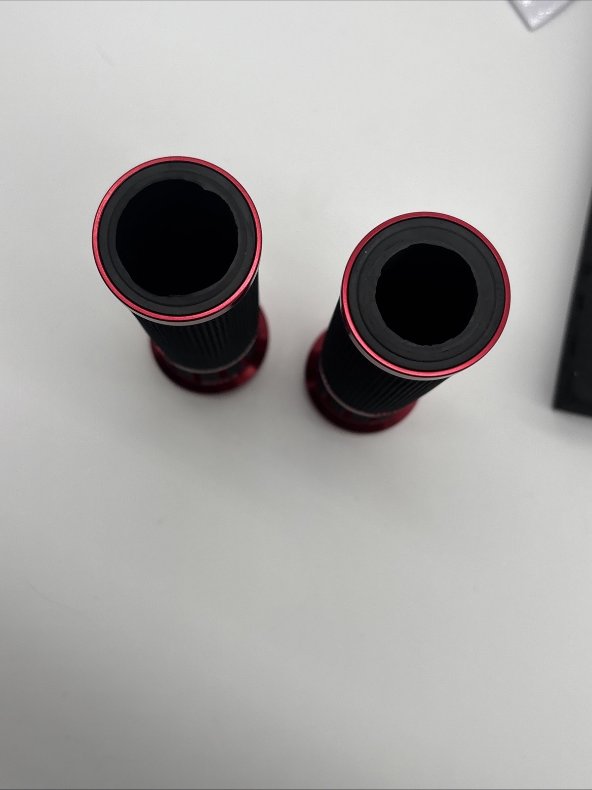Puig Hi-Tech Parts – Grips Pair Alum 123mm C/Red
